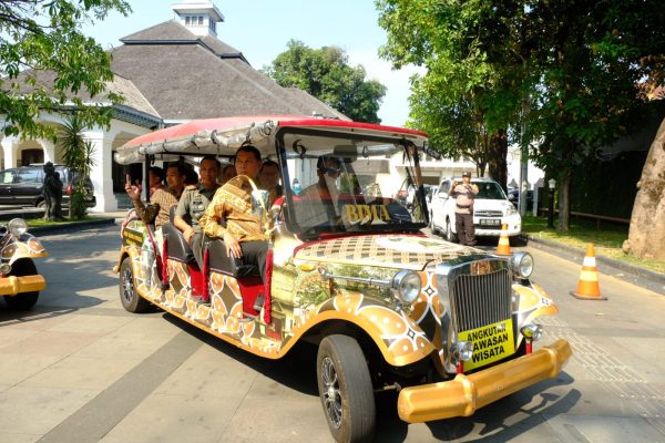 Pemkot Surakarta Sambut Tim Penilai Lomba Evaluasi Perkembangan Kelurahan Tingkat Provinsi Jawa Tengah