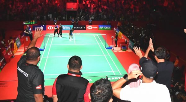 Semangati Anthony Ginting, Presiden dan Ibu Negara Saksikan Laga Semifinal Indonesia Open 2023